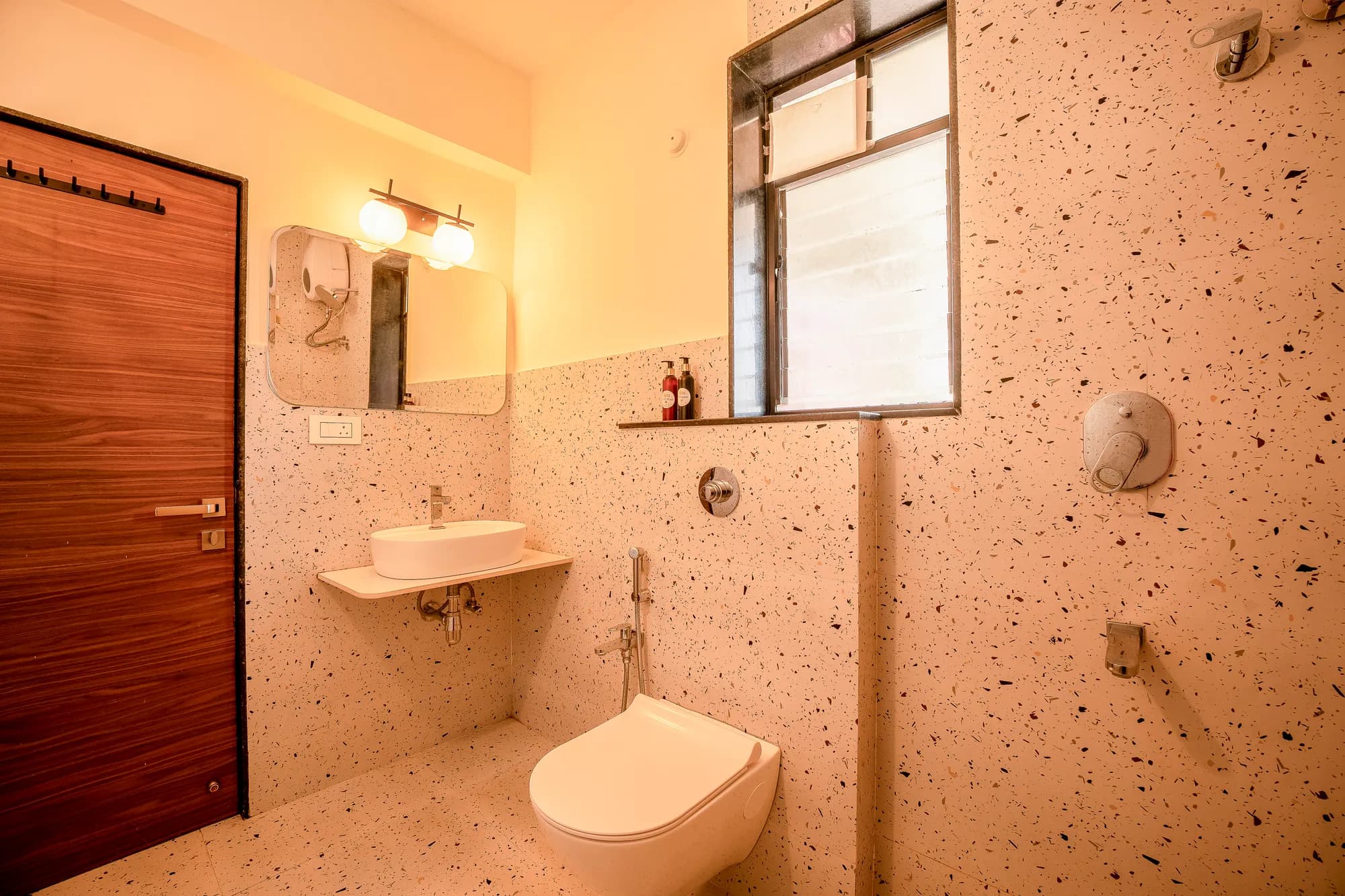 Green Goose | 1BHK | Nr. Beach by @thekiwistays photo 19
