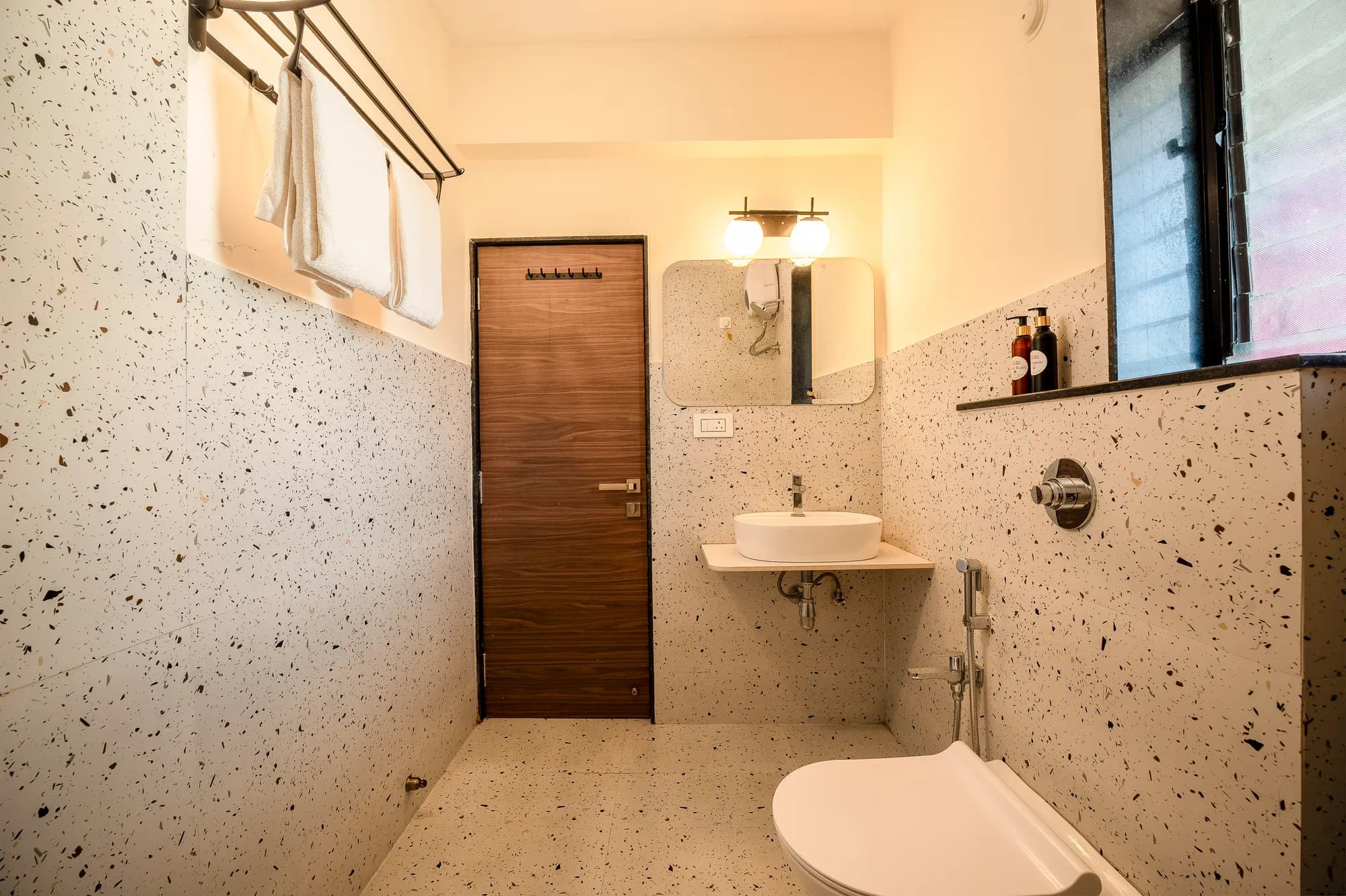 Green Goose | 1BHK | Nr. Beach by @thekiwistays photo 20