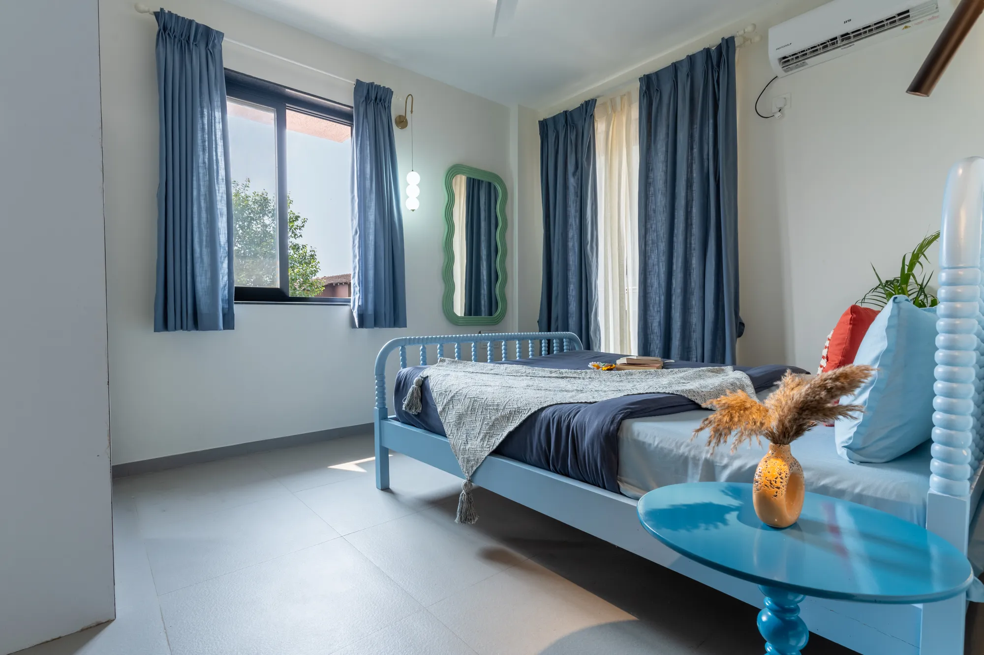 Vivid Vibes | 1BHK | Pool photo 1